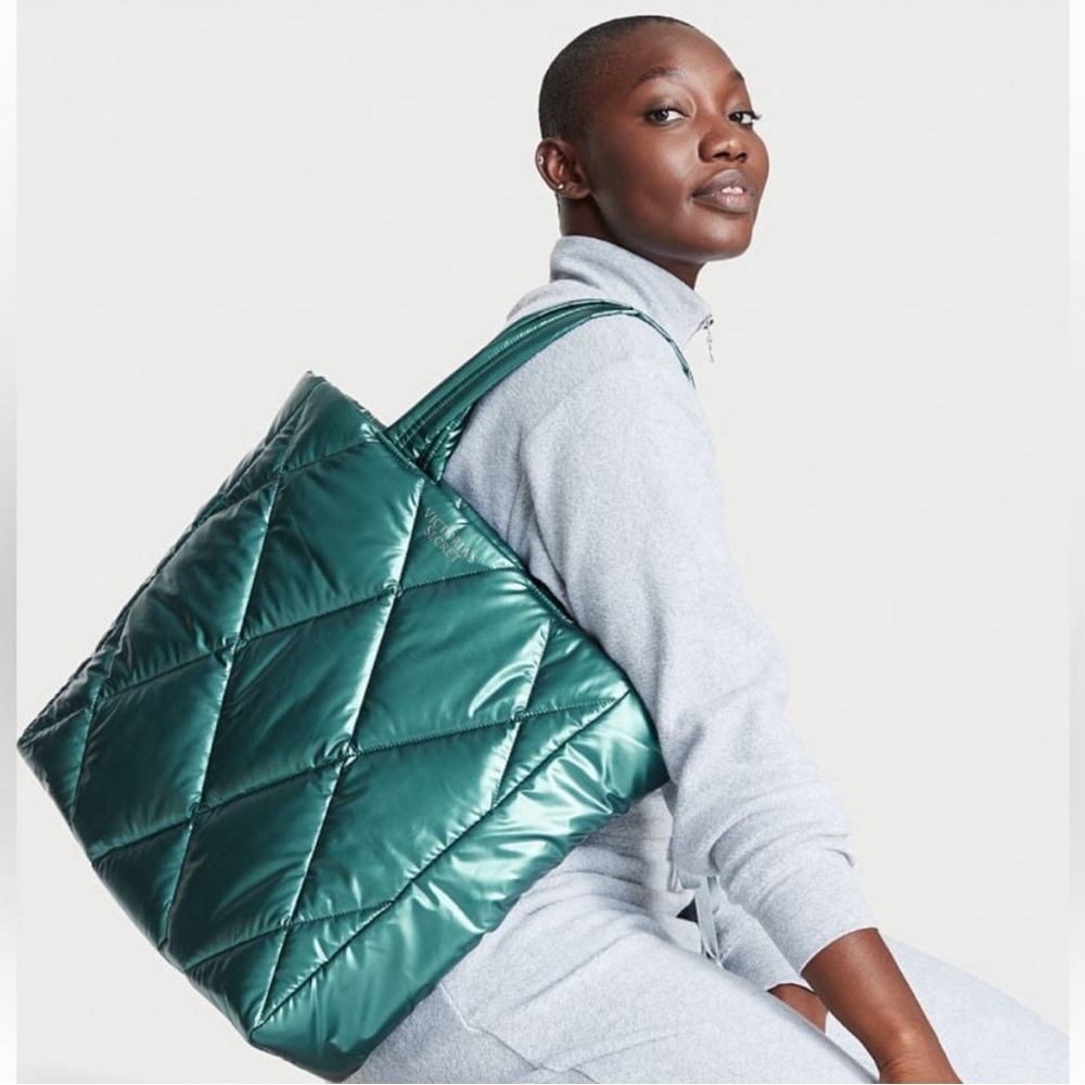 Victoria’s Secret Teal Quilted Puffy Bag